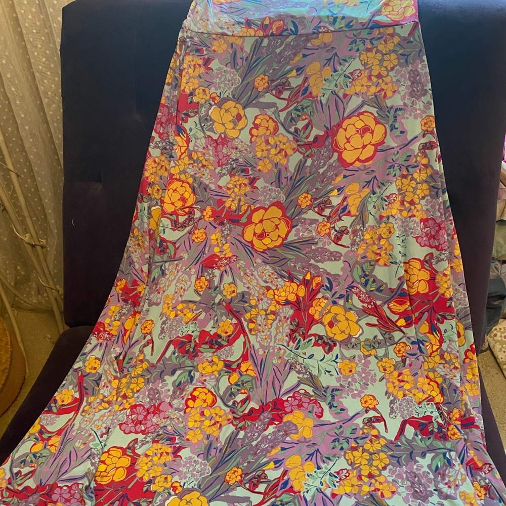 LuLaRoe floral skirt silky stretch